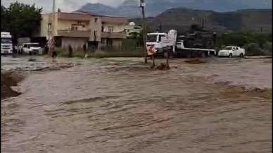 Şırnak’ta sağanak ve dolu ulaşımı aksattı