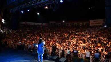 Esenyurt'ta 3. Uluslararası Dans Festivali sevilen sanatçı Tuğçe Kandemir'in verdiği konserle son buldu