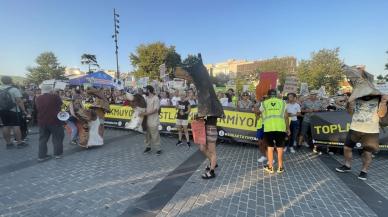 Sokak köpekleri için düzenlenen yasaya maskeli protesto!