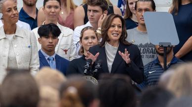 Başkan adayı Kamala Harris, 24 saatte topladığı bağışla rekor kırdı