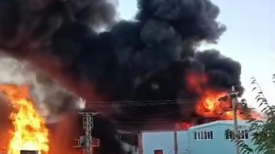 Tekirdağ'daki parfüm fabrikasında yangın! Yanıcı maddeler kısa sürede yayıldı