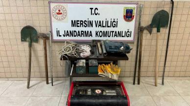 Mersin’de kaçak kaza yaparak define arayanlara suçüstü: 11 kişi yakalandı