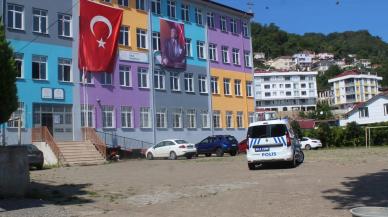 Okul bahçesinde korkunç kaza: Öğretmenin aracıyla çarptığı çocuk öldü