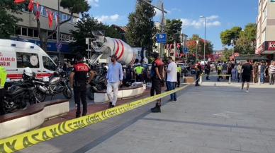 Bakırköy'de feci kaza! Elektrikli bisiklet sürücüsü, beton mikserinin altında kaldı!