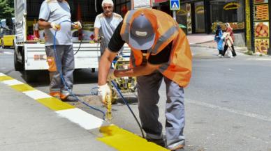 Esenyurt'ta bordürler boyanıyor