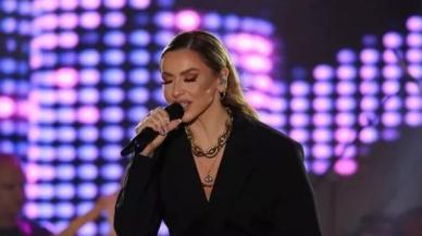 Hadise, Mehmet Dinçerler’in geri istediği iddia edilen yüzüğü sahnede çıkardı