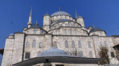 Yeni Camii'ye akın!