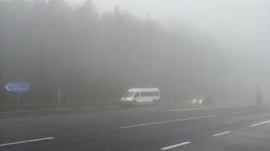 Bolu Dağı'nda sağanak ve sis, görüş mesafesini 20 metreye düşürdü