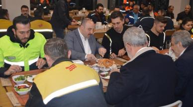 Sanayi ve Teknoloji Bakanı Varank, İskenderun'da demir çelik işçileriyle sahur yaptı