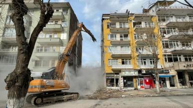 Bakan Soylu: Malatya'da acil yıkılacak ve yıkık bina enkazının yüzde 70'i kaldırıldı