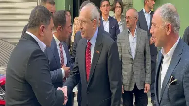 Kemal Kılıçdaroğlu'ndan Sinan Ateş'in annesi Saniye Ateş'e ziyaret