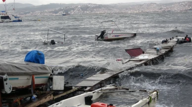 Kocaeli'de fırtına bazı tekneleri alabora etti