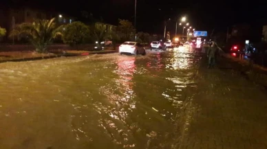 Sağanak yağış hayatı felç etti: başkan vatandaşlardan özür diledi