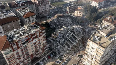 İstanbul Kadar Riskli! İzmir İçin Deprem Alarmı: Büyük Yıkım Kapıda mı?