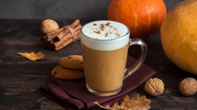 Dünya para harcamadan orjinal Pumpkin Spice Latte'yi (Balkabaklı Latte) evinizde daha ucuz ve orjinal tarifiyle deneyin!