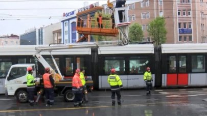 Tramvay hattında kopan tel nedeniyle seferlerde aksama