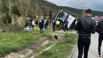 Bilecik'te yolcu otobüsü şarampole devrildi: 12 yaralı