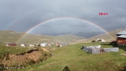 Kartpostallık görüntü! Yaylada gökkuşağı güzelliği