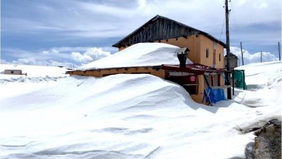 Yayla Evleri, Nisan Sonunda Kar Altında