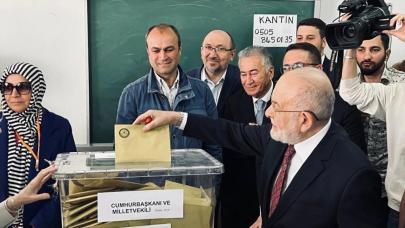 SAADET Partisi Genel Başkanı Temel Karamollaoğlu, oyunu Ankara'da kullandı