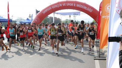 Samsun'da 19 Mayıs Yarı Maratonu koşuldu