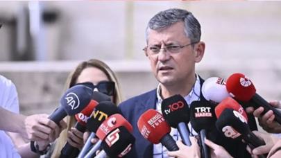 CHP'li Özgür Özel'den Abdüllatif Şener'e tepki: Kanım donarak izledim