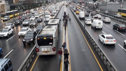 Şirinevler'de metrobüs arızası