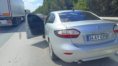 Uyuşturucu taşıdığı otomobili TEM’de bırakıp kaçtı: Kilolarca ele geçirildi