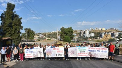 Bölge halkı yolu kapatıp eylem yaptı: 'Mahkeme kararının uygulanmasını istiyoruz'