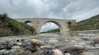 Adıyaman'daki tarihi Kızılin Köprüsü depremleri hasarsız atlattı