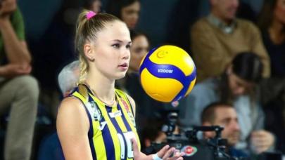 Ünlü voleybolcu, Eyüpsporlu futbolcu ile beraber!