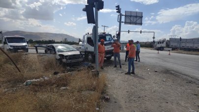 Balayı tatili yolunda acı kaza: Yeni evli çifti ölüm ayırdı