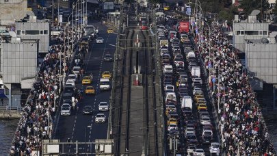 İstanbul'da trafik yoğunluğu yaşanıyor