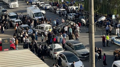 Park halindeki araca çarptı, takla atarak durdu