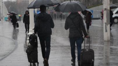 İstanbul'da sağanak yağış uyarısı! Hava kaç derece olacak