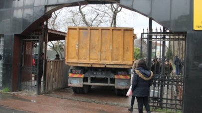 Şişli Endüstri Meslek Lisesi'nde atölye yangını!