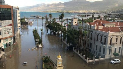 Sel gitti, zararı kaldı: Milyonlarca liralık ürün kullanılmaz halde