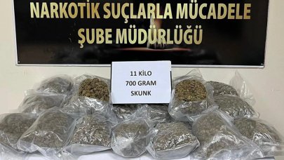 Canlı tavuk yüklü araçtan kilolarca uyuşturucu çıktı