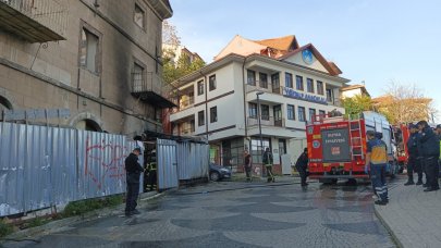 Barakada çıkan yangında yaşamını yitirdi