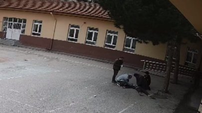 Öğrencisini kalp masajıyla hayata döndürdü