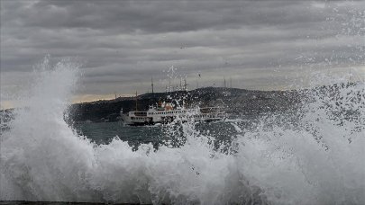 İstanbul’da deniz ulaşımına yağmur ve fırtına engeli!