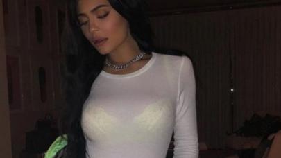 Kylie Jenner'ın fosforlu çamaşırına milyonlarca beğeni