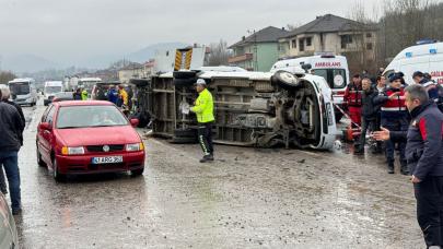 Korkunç kaza! 2 işçi servisi çarpıştı: Ölü ve çok sayıda yaralı var