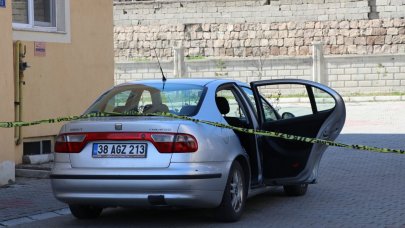 Hastaneye gitmek için komşusunun aracına bindi, hayatını kaybetti