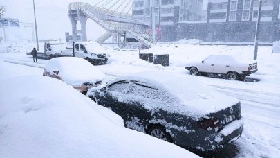 Valilik duyurdu: Bir ilde okullar tatil