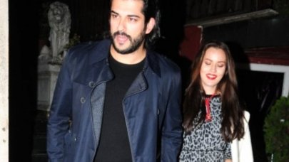 Fahriye Evcen'in bebeği Cem Yılmaz'ın gösterisinde tekmeledi