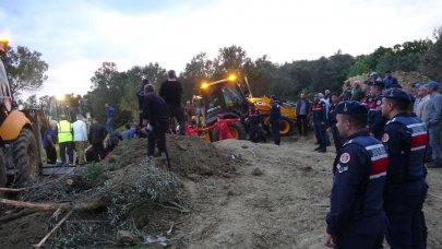 Suyolu kazısında toprak kayması: 1 işçi göçük altında