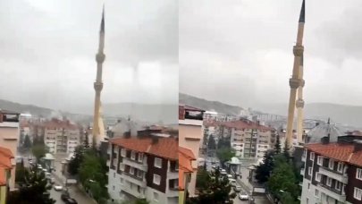 Çankırı'yı fırtına vurdu: Minare yıkıldı, çatılar uçtu