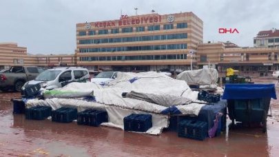 Yağış nedeniyle halk pazarı kurulamadı