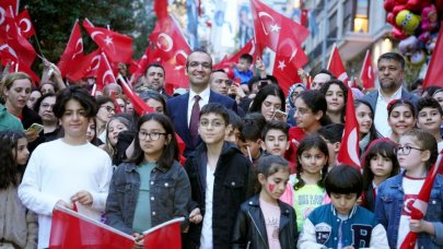 Şişli’de 23 Nisan coşkusu Bayrak Yürüyüşü ile kutlandı